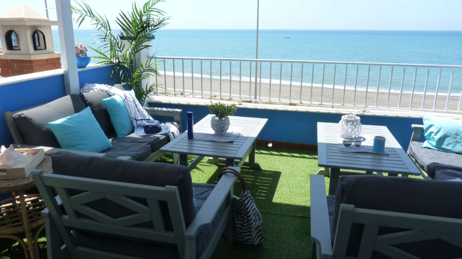 FABULEUSE MAISON DE VILLE SUR LE FRONT DE MER