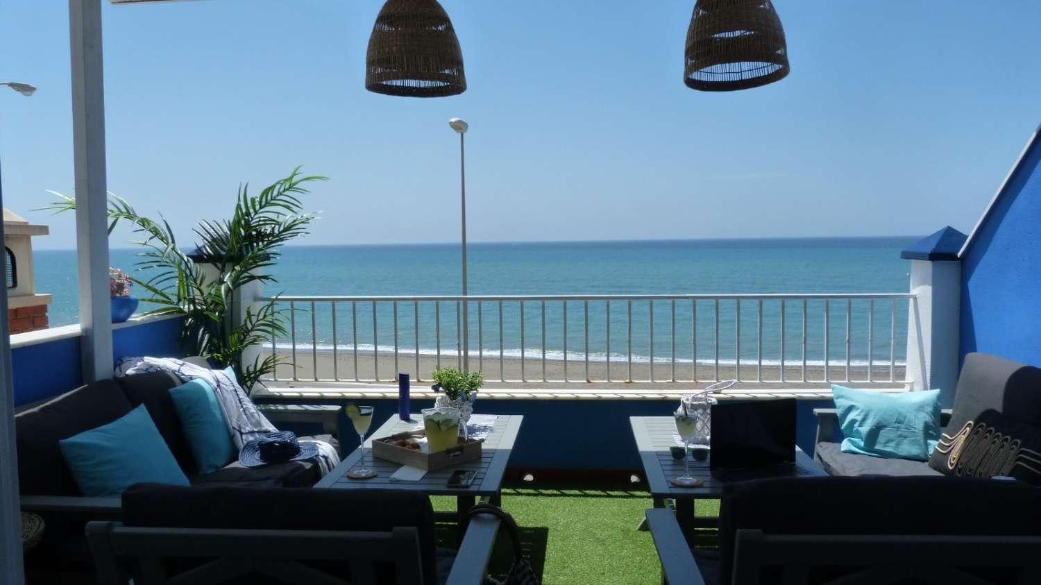 FABULEUSE MAISON DE VILLE SUR LE FRONT DE MER