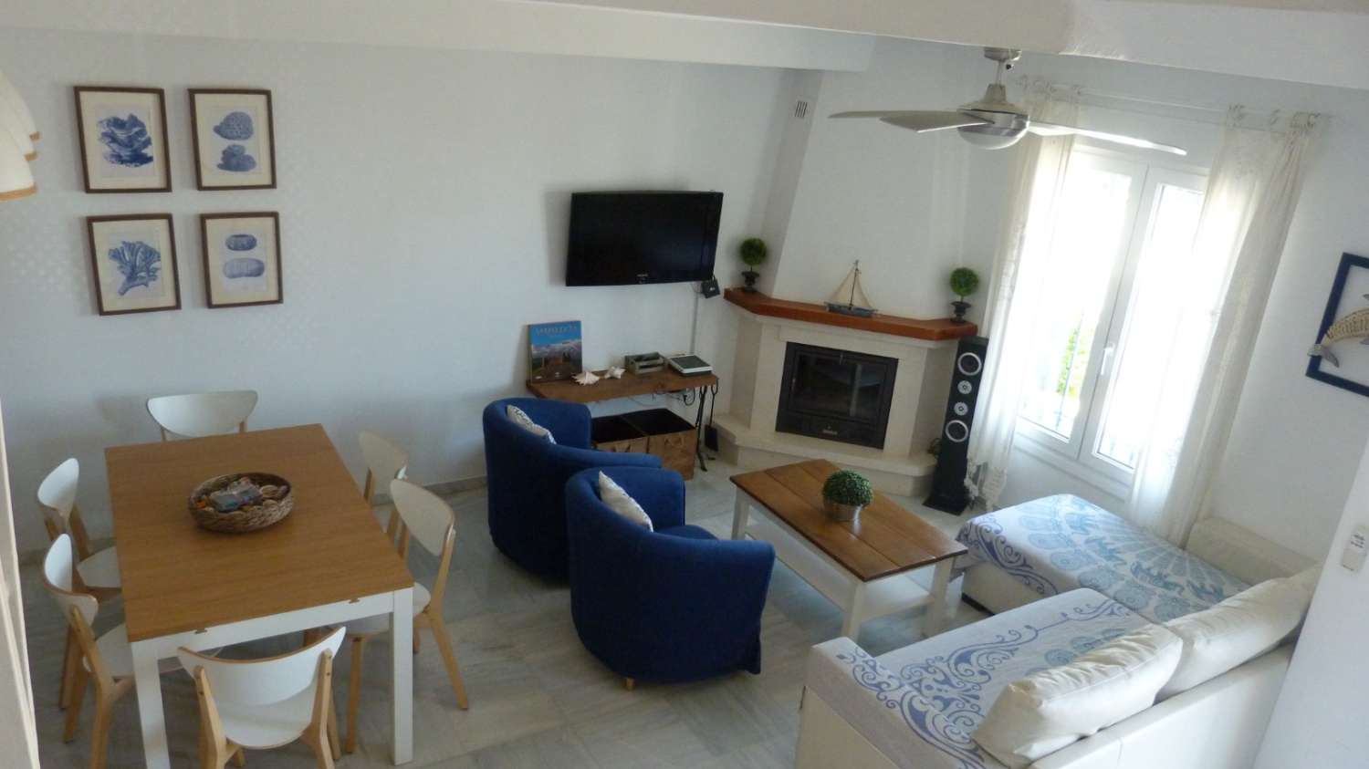 FABULEUSE MAISON DE VILLE SUR LE FRONT DE MER