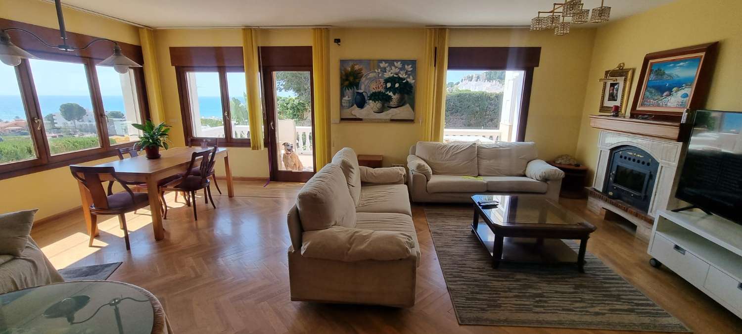 Chalet Independiente en Venta