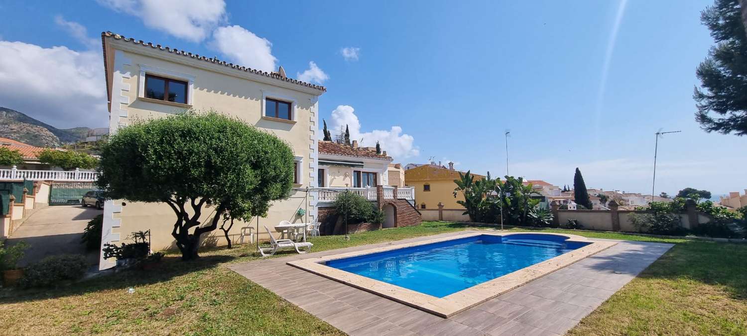 Chalet Independiente en Venta