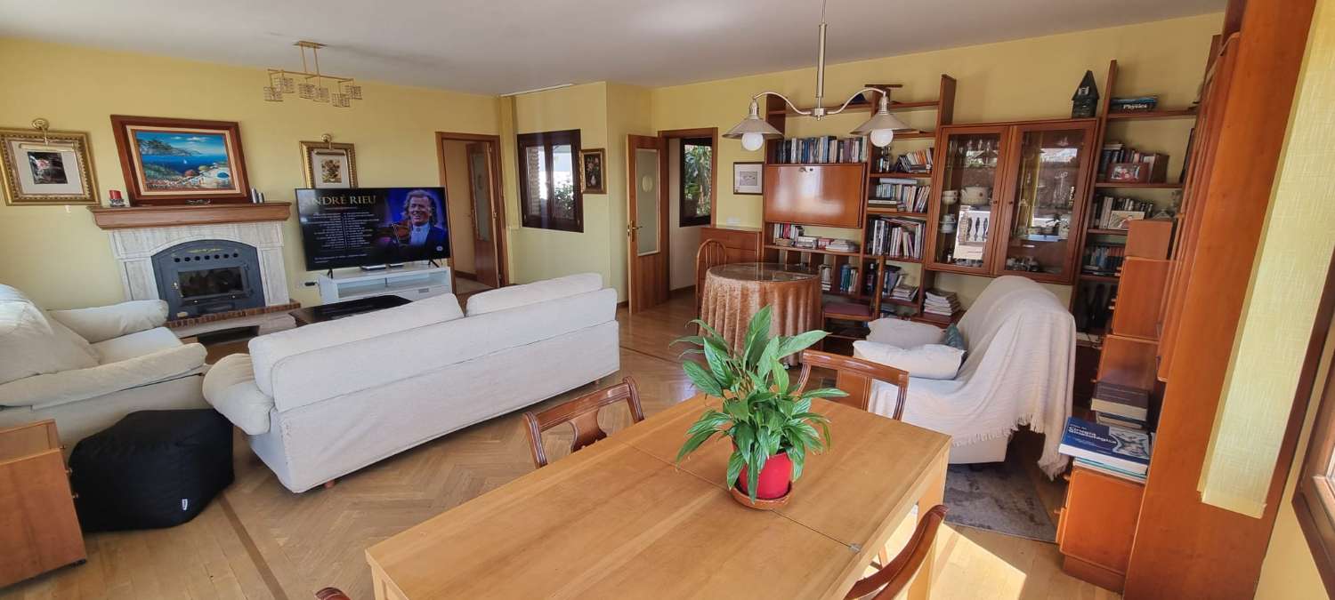 Chalet Independiente en Venta