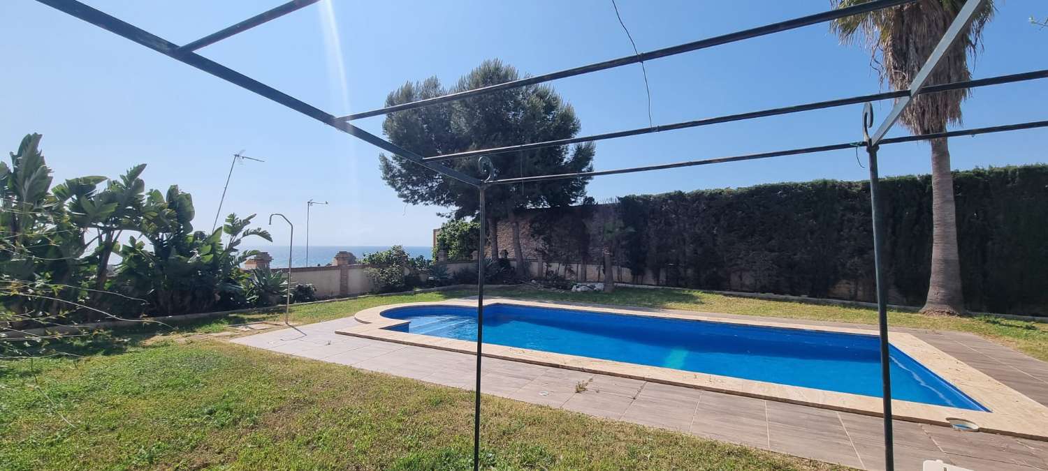 Chalet Independiente en Venta