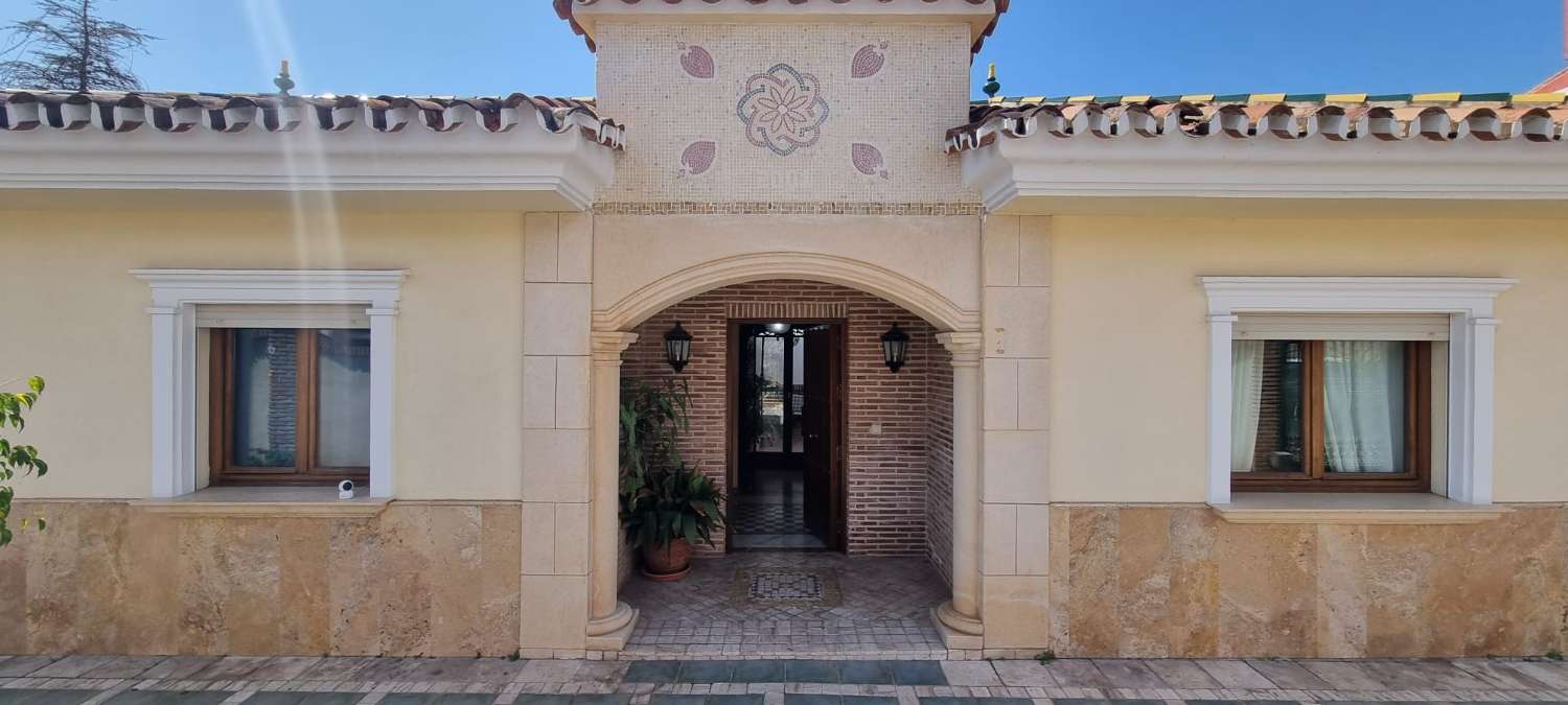 Chalet Independiente en Venta