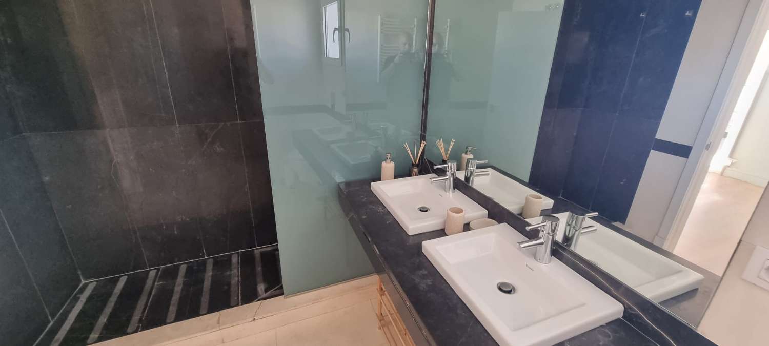 Penthouse with garage for sale