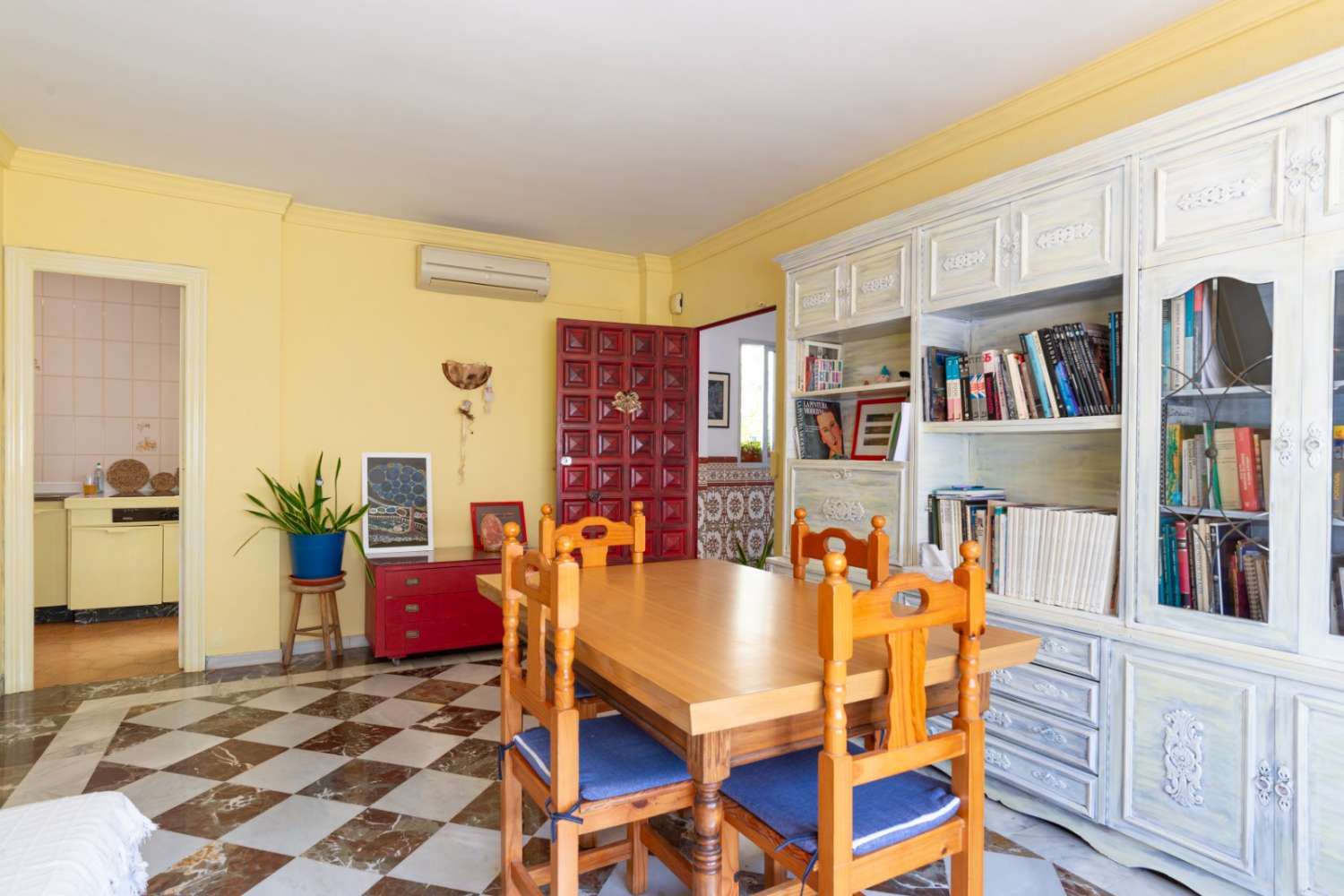 منزل للبيع في Capuchinos (Málaga)