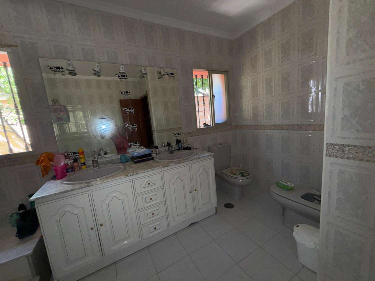 Casa con garaje en venta