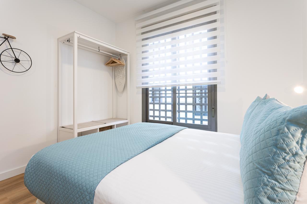 الاستوديو المعروض للبيع