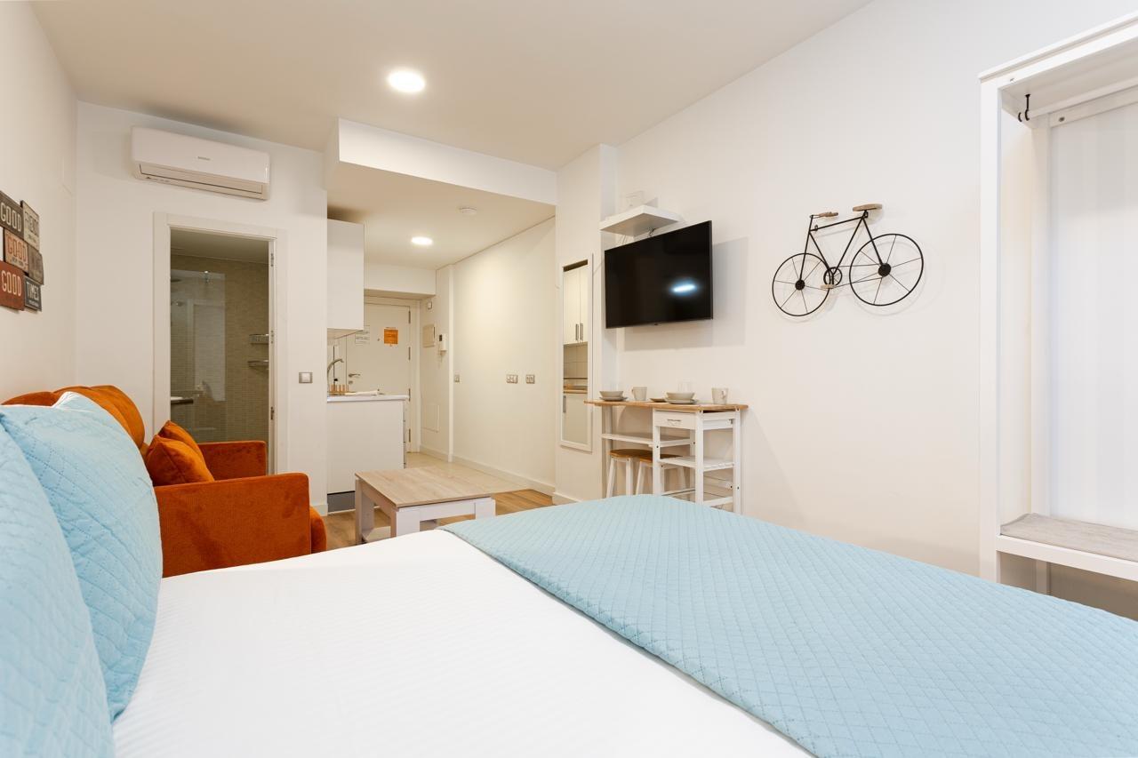 الاستوديو المعروض للبيع