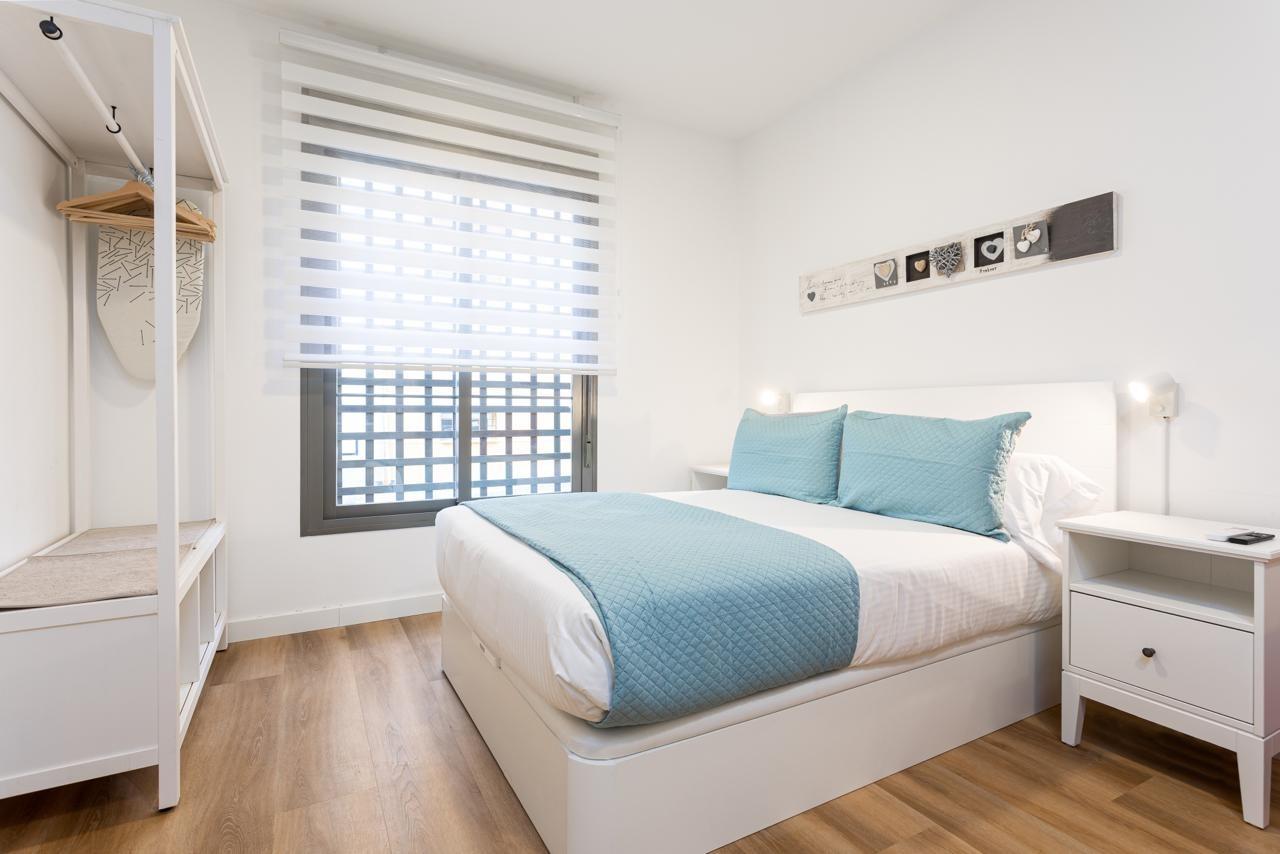 الاستوديو المعروض للبيع