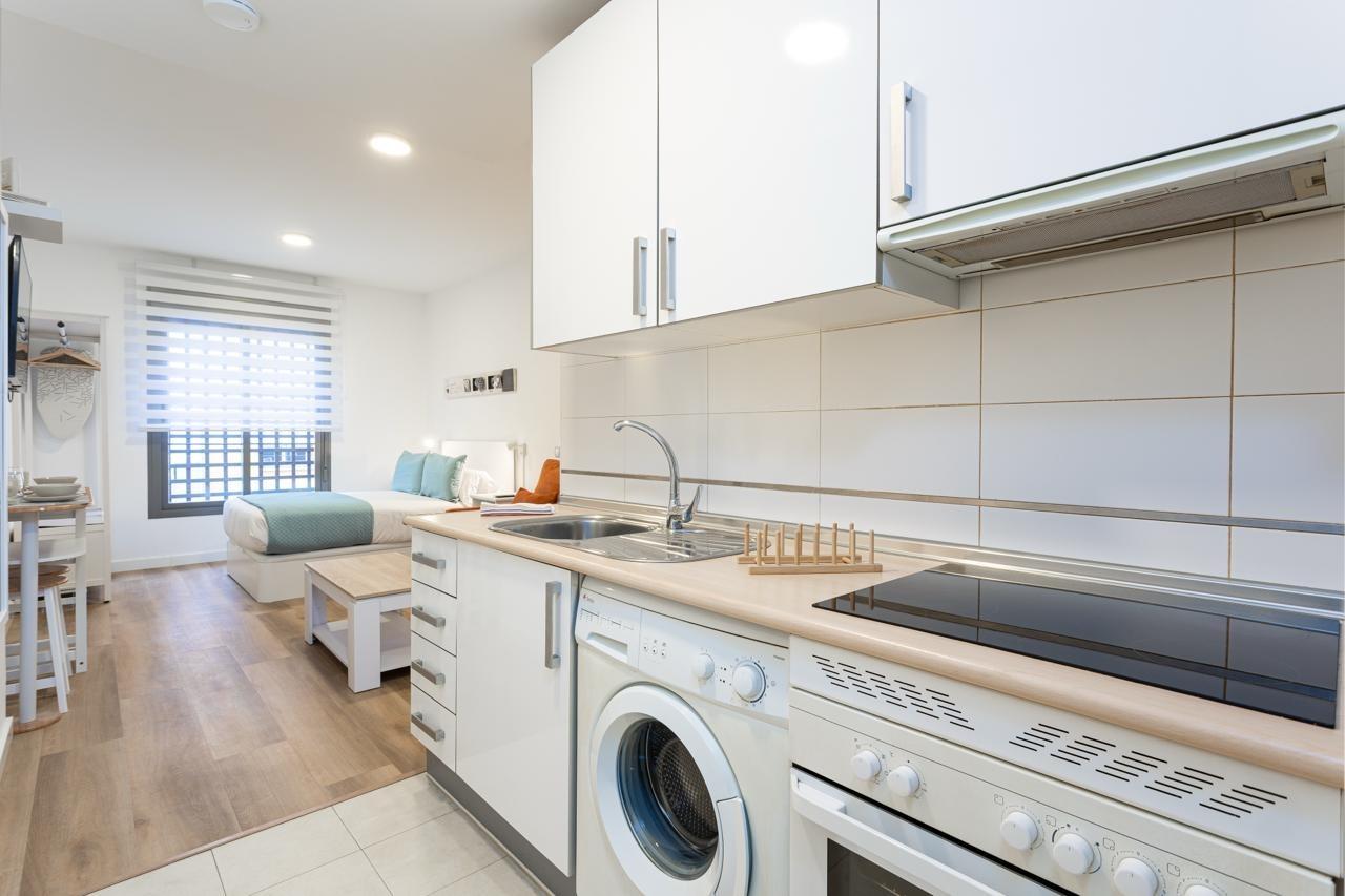 الاستوديو المعروض للبيع