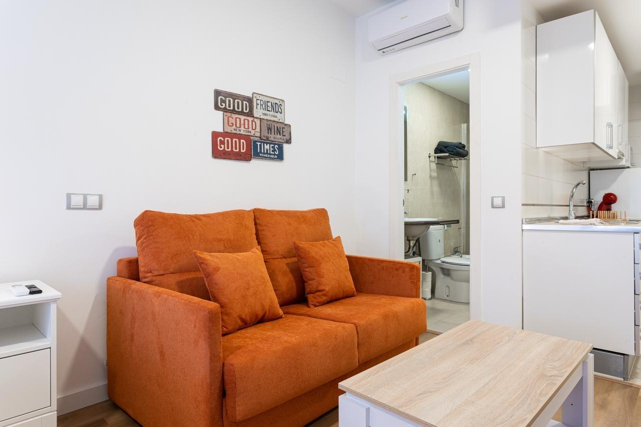 الاستوديو المعروض للبيع