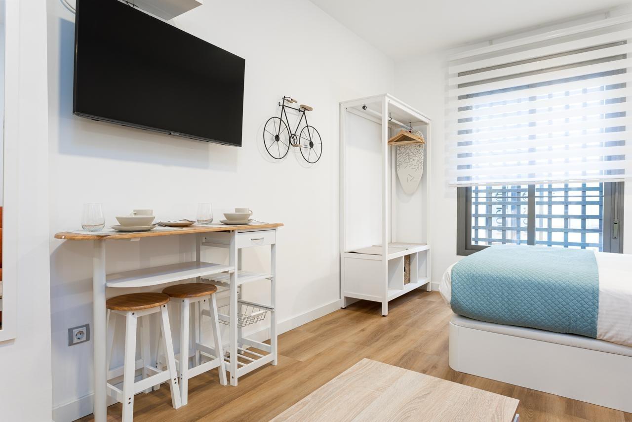 الاستوديو المعروض للبيع