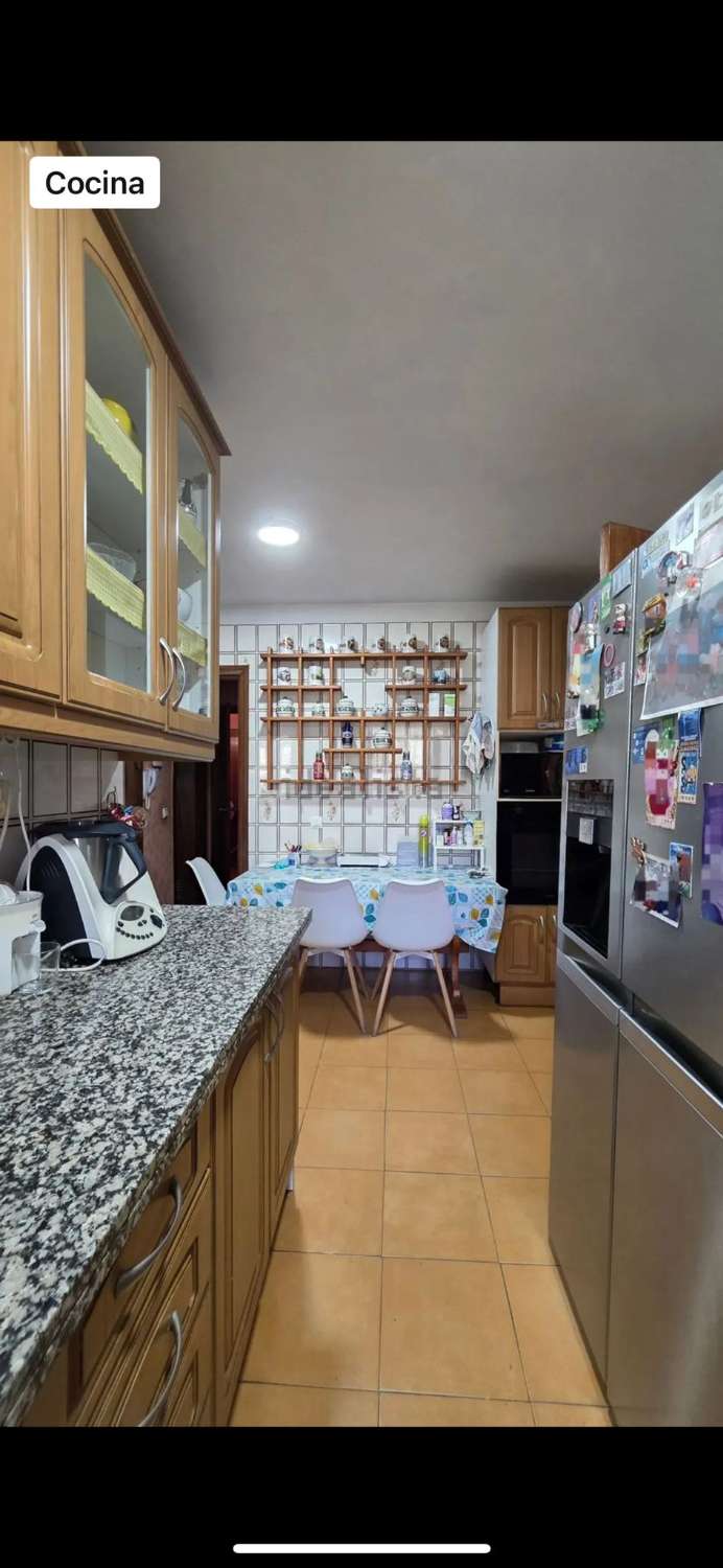 Piso con garaje en Venta